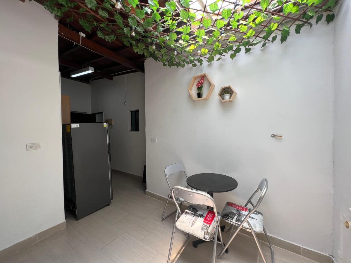 Apartment Amoblado Sector Laureles-estadio Hasta 6 Personas - Praga Medellin